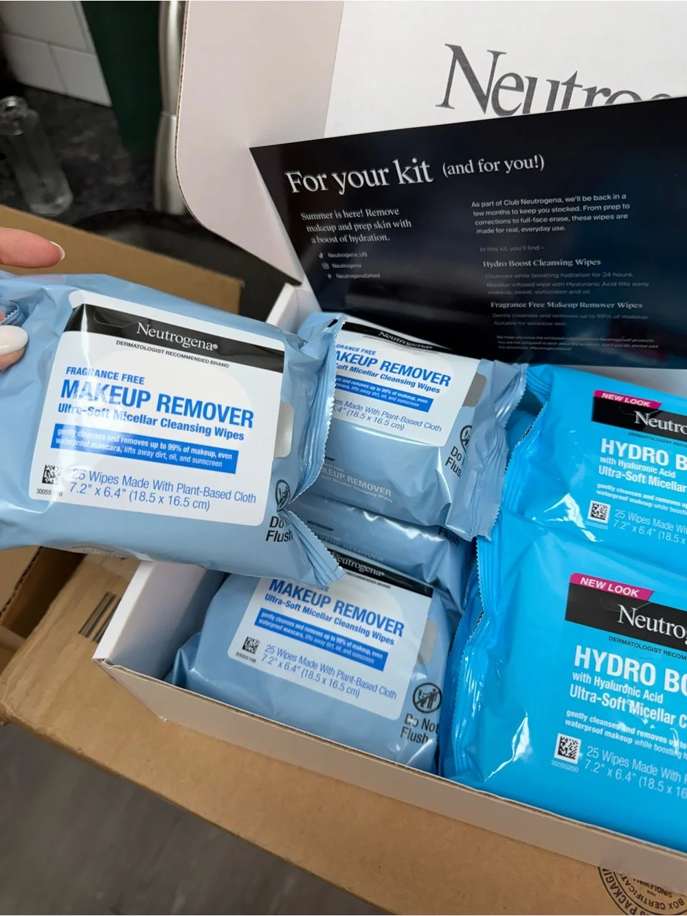 Neutrogena Hydro Boost(4 packs & Makeup Remover Wipes(4 packs)